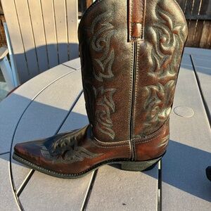 Laredo 11.5 D burgundy